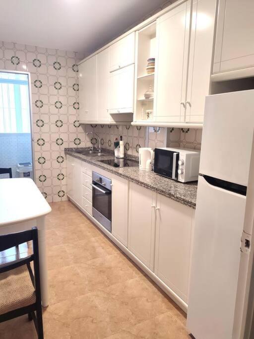 Charming & Spacious Apartment In Historic Centre & Short Walk To Beach 阿利坎特 外观 照片