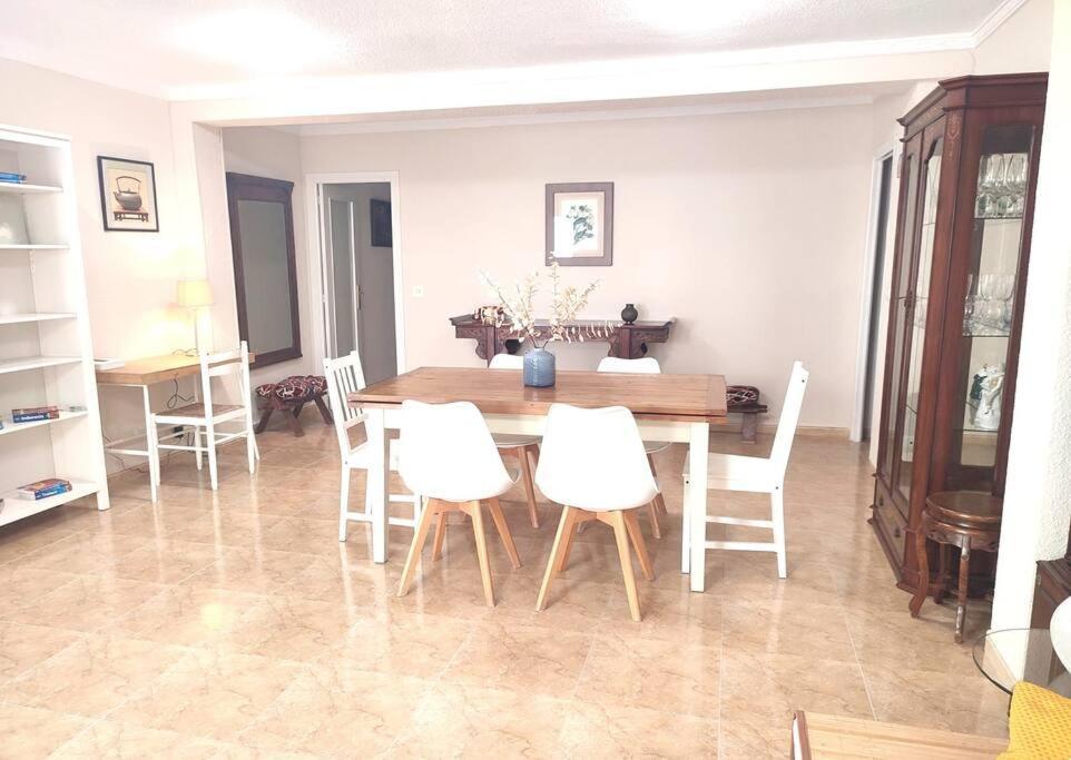 Charming & Spacious Apartment In Historic Centre & Short Walk To Beach 阿利坎特 外观 照片