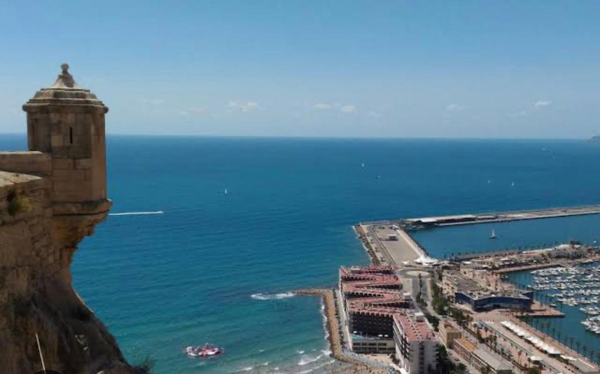 Charming & Spacious Apartment In Historic Centre & Short Walk To Beach 阿利坎特 外观 照片